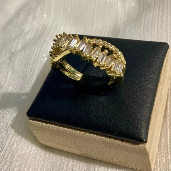 - 💄10k Gold Vermeil baguette CZ DiamondCrisscross  band - Picture 7 of 17